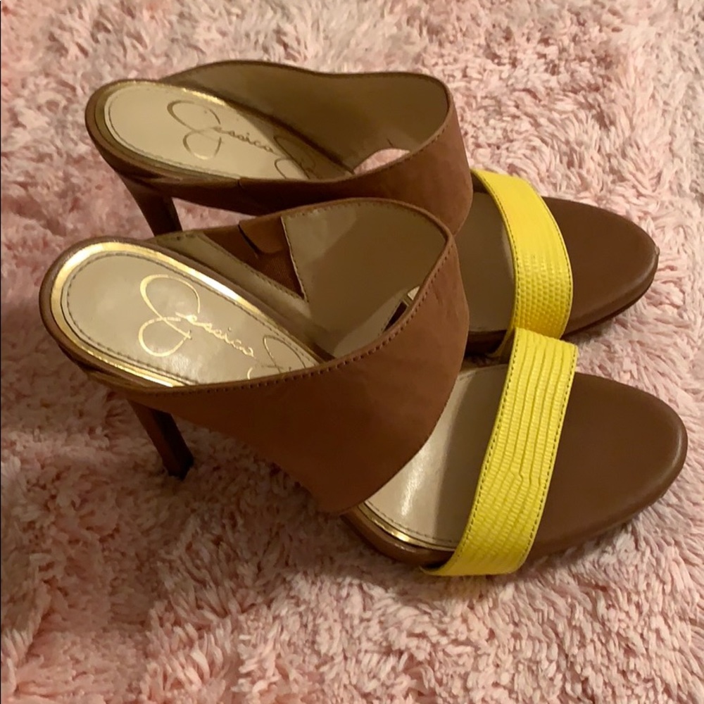 Jessica Simpson Tan Mules & Yellow Strap size 6.5